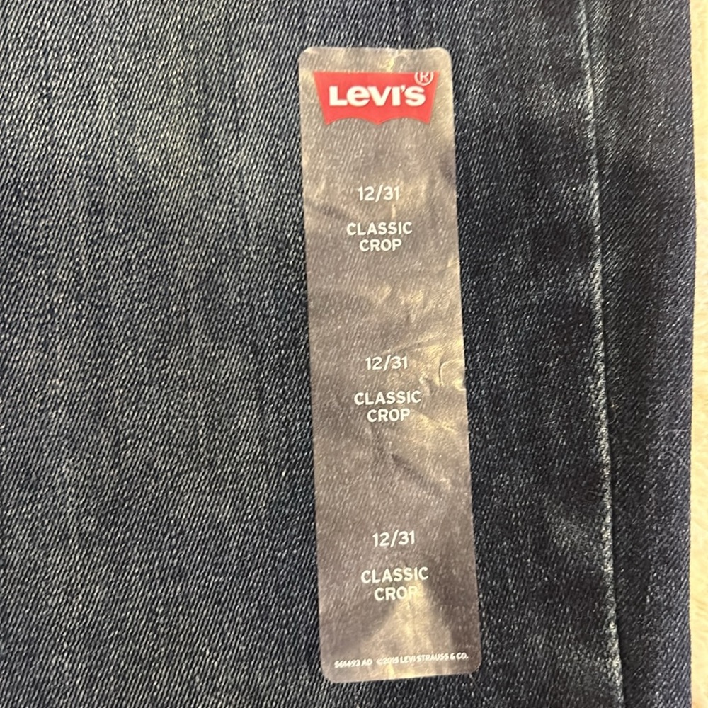 Levi’s Women’s Cropped Jeans, Size 12 - Picture 13 of 14